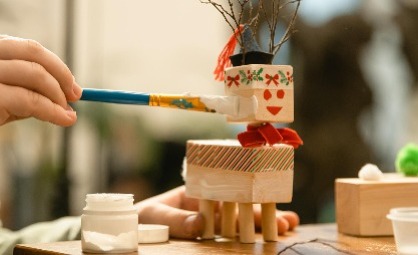 On the December weekend in the creative workshop