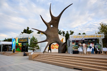 Sculpture of Dasha Namdakov at the Eastern Economic Forum.